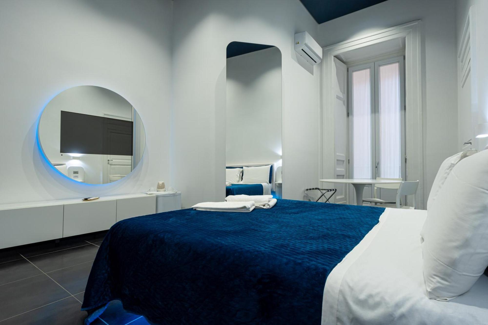 Skyhouse Chiatamone Bed & Breakfast