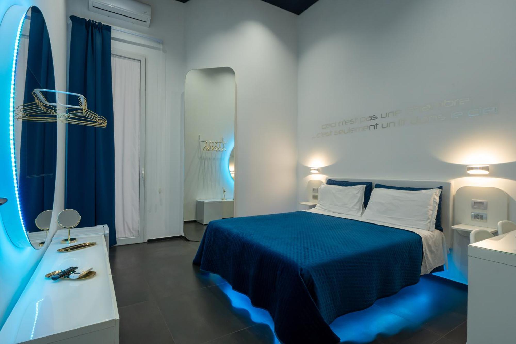 Skyhouse Chiatamone Bed & Breakfast Naples