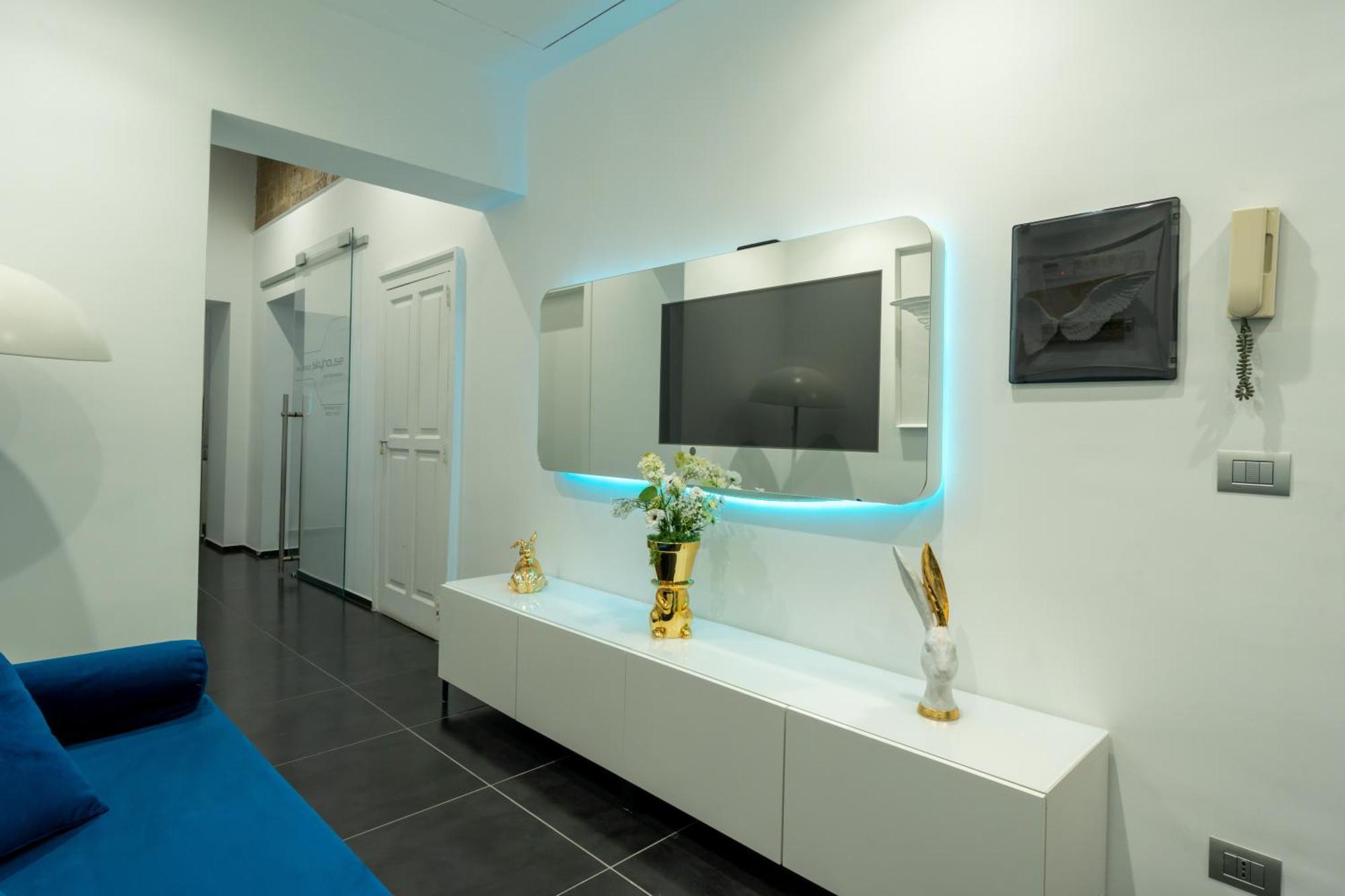 Skyhouse Chiatamone Naples