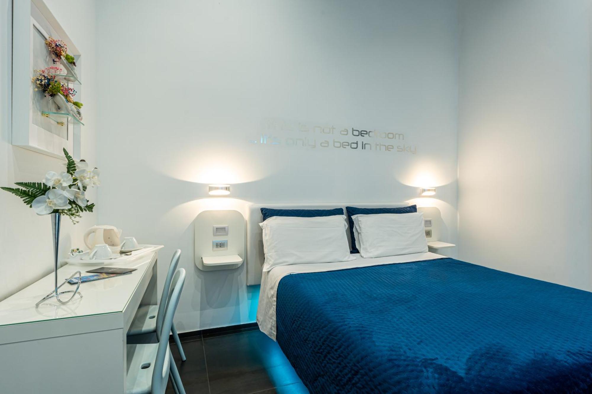 Skyhouse Chiatamone Bed & Breakfast Naples